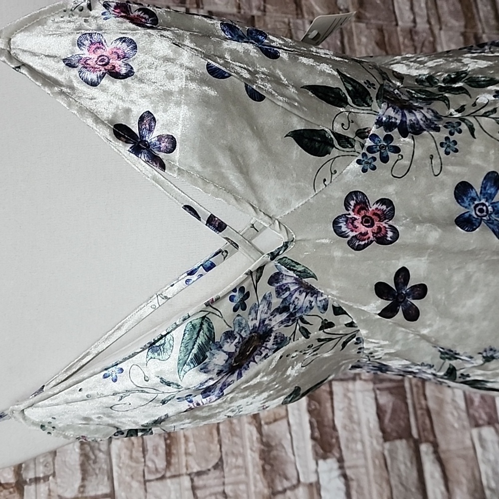 Angela Plus Floral Embroidered Women's Dress Brand New - Picture 2 of 10
